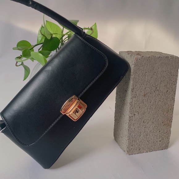 Mini Modern Black Shoulder Bag - Picture 4 of 4